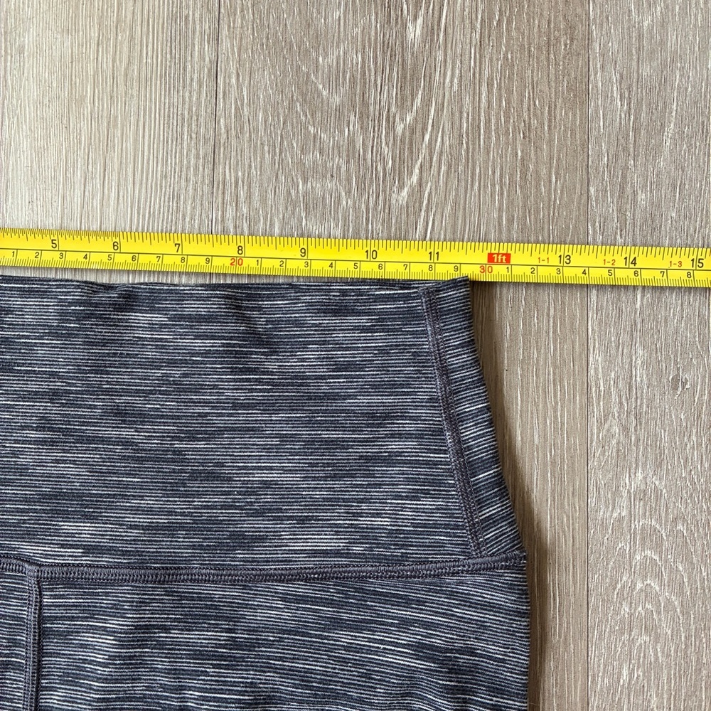 Lululemon Charcoal Gray Navy striped leggings Excellent condition - Picture 7 of 9